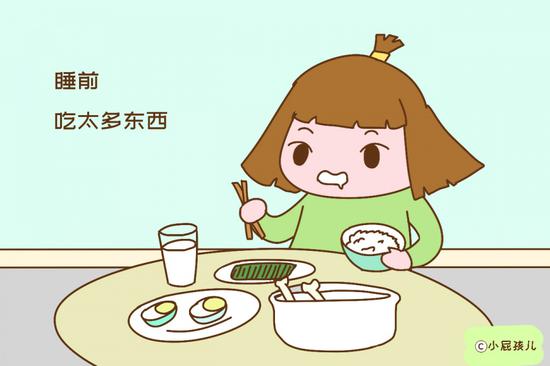 控制孩子睡前吃太多東西