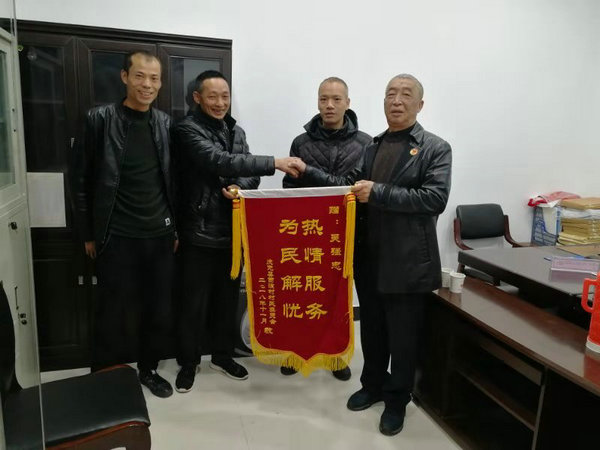 1585557933351054.png 挺身而出戰(zhàn)疫情 定分止?fàn)幈7€(wěn)定978.png